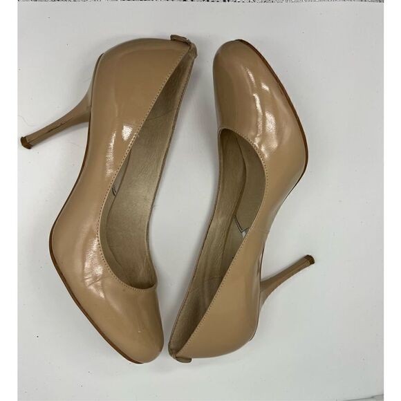 Michael Kors button back heels - Picture 6 of 9